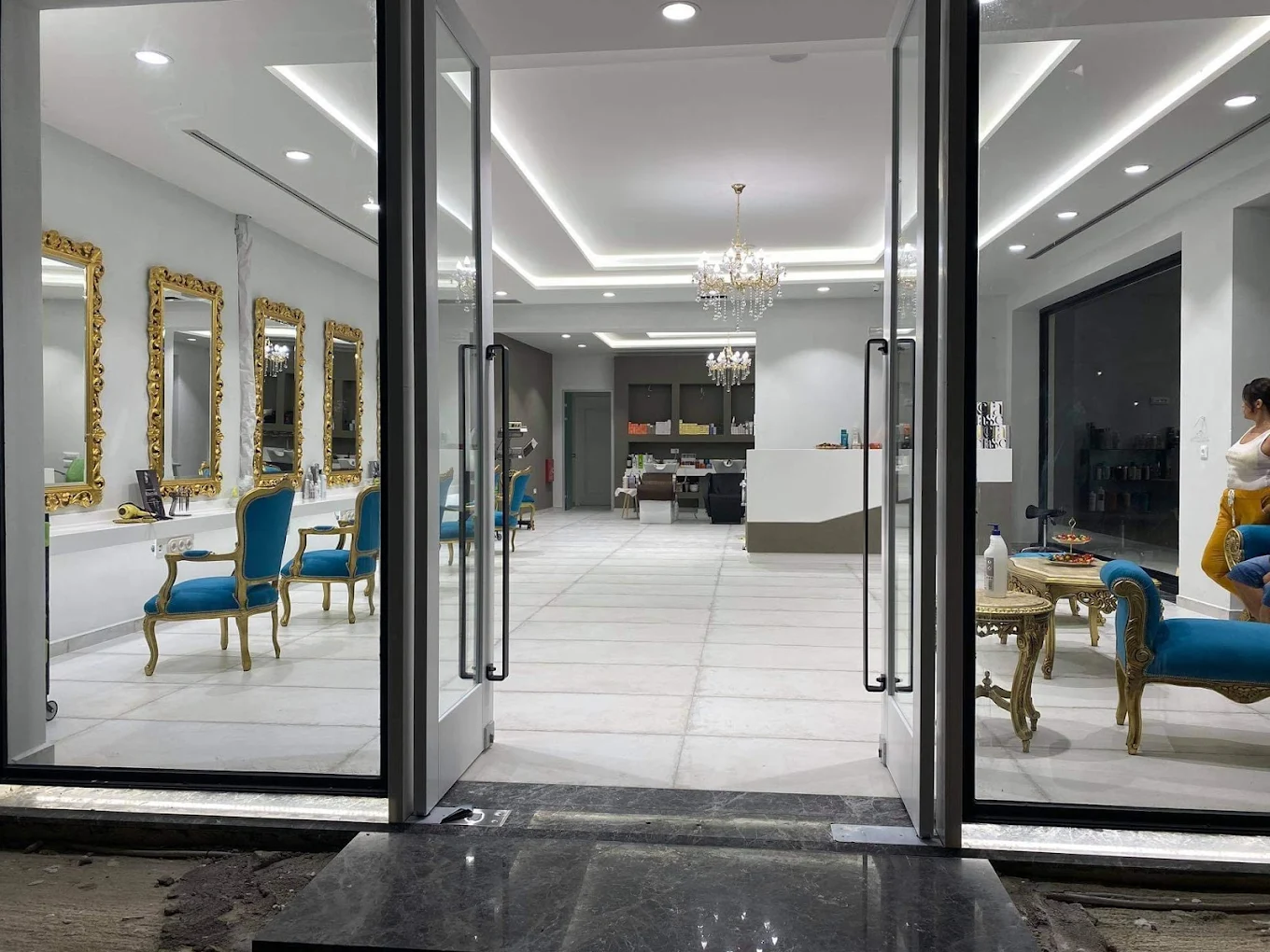 Salon interior